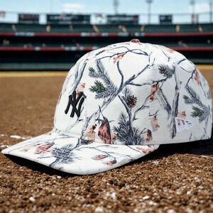 New York Yankees Kith x New Era Pine Tree Camo Snapback Hat NWOT RARE